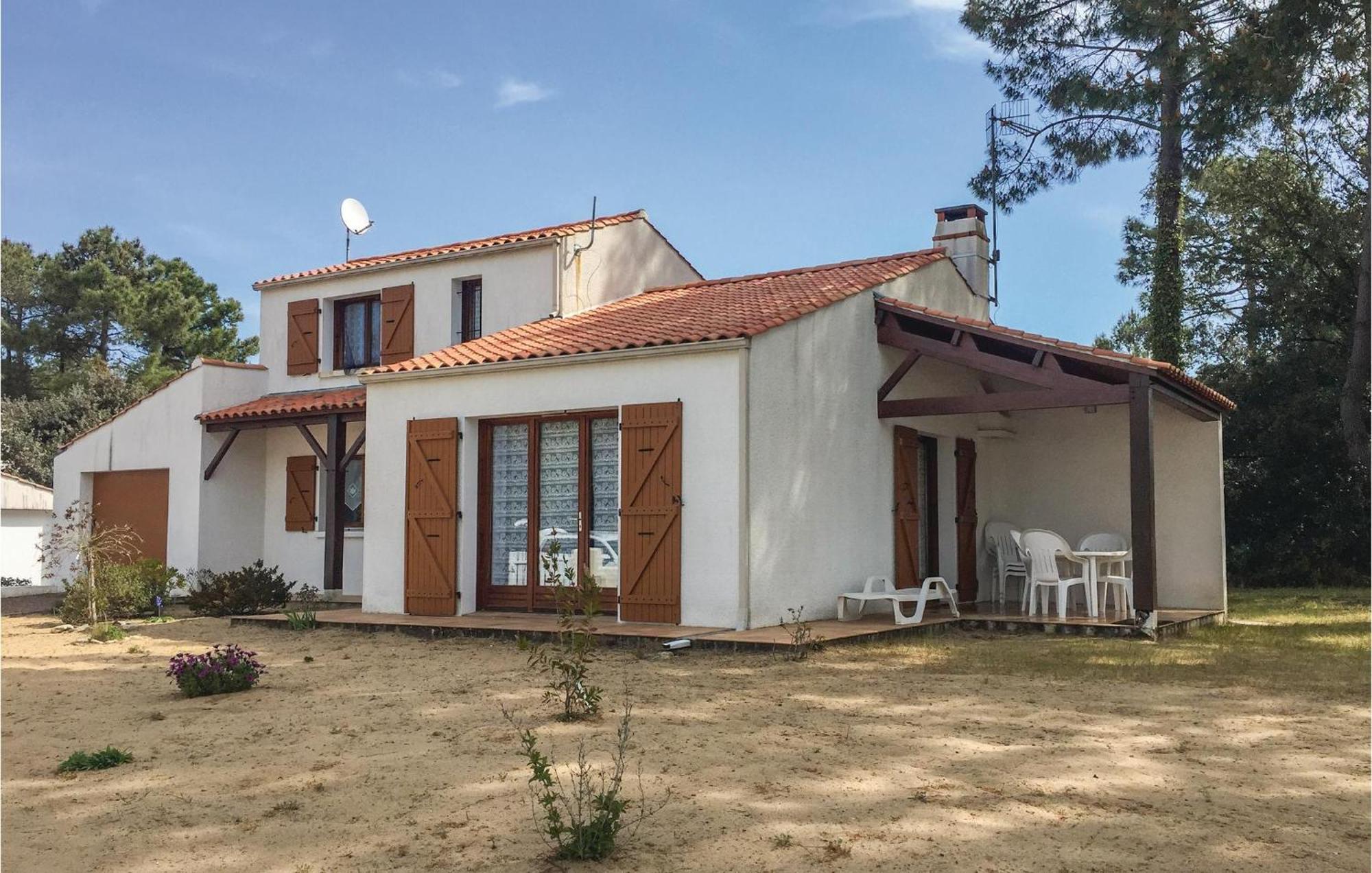 3 Bedroom Gorgeous Home In La Tranche Sur Mer Esterno foto